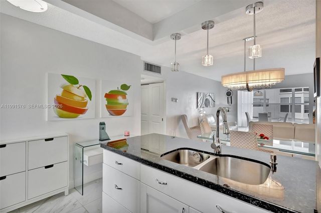 4705 NW 35th Street 501, Lauderdale Lakes, FL 33319