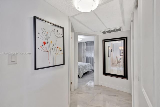 4705 NW 35th Street 501, Lauderdale Lakes, FL 33319