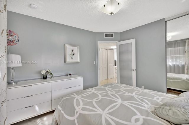 4705 NW 35th Street 501, Lauderdale Lakes, FL 33319