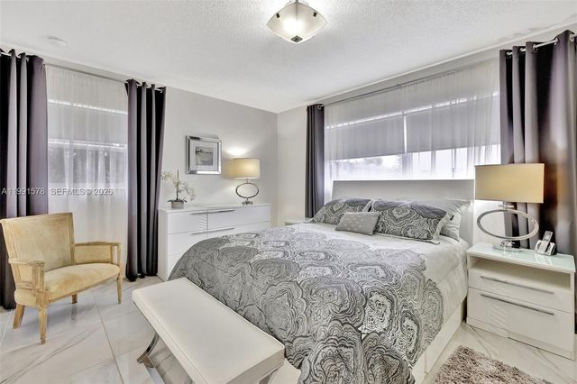4705 NW 35th Street 501, Lauderdale Lakes, FL 33319