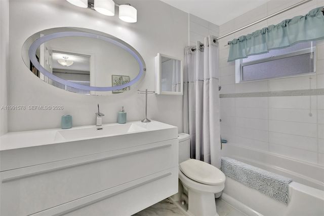 4705 NW 35th Street 501, Lauderdale Lakes, FL 33319