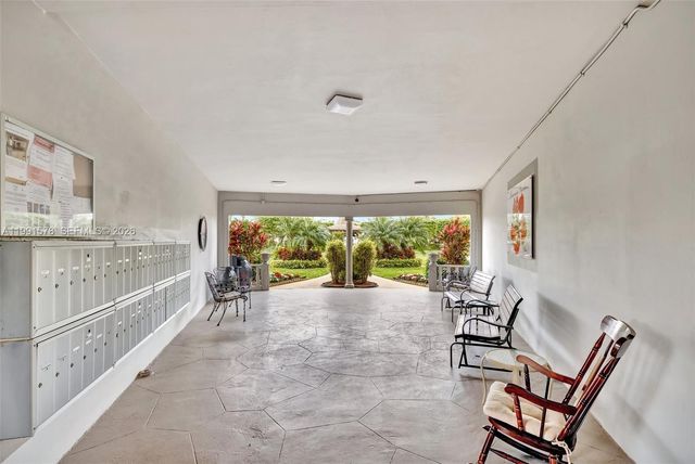 4705 NW 35th Street 501, Lauderdale Lakes, FL 33319