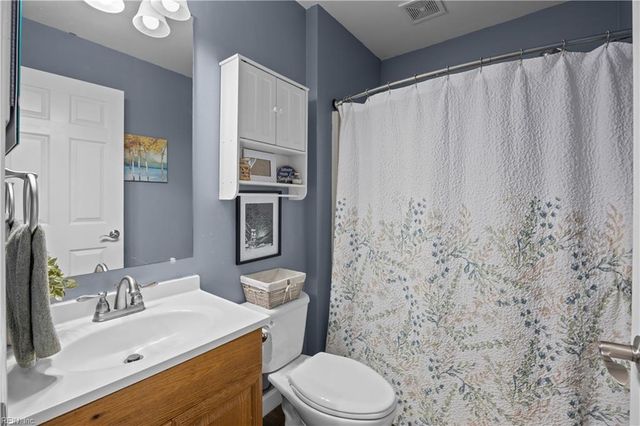 5134 Hortense LN, Cape Charles, VA 23310