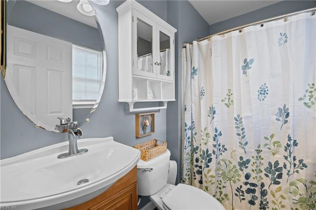 5134 Hortense LN, Cape Charles, VA 23310