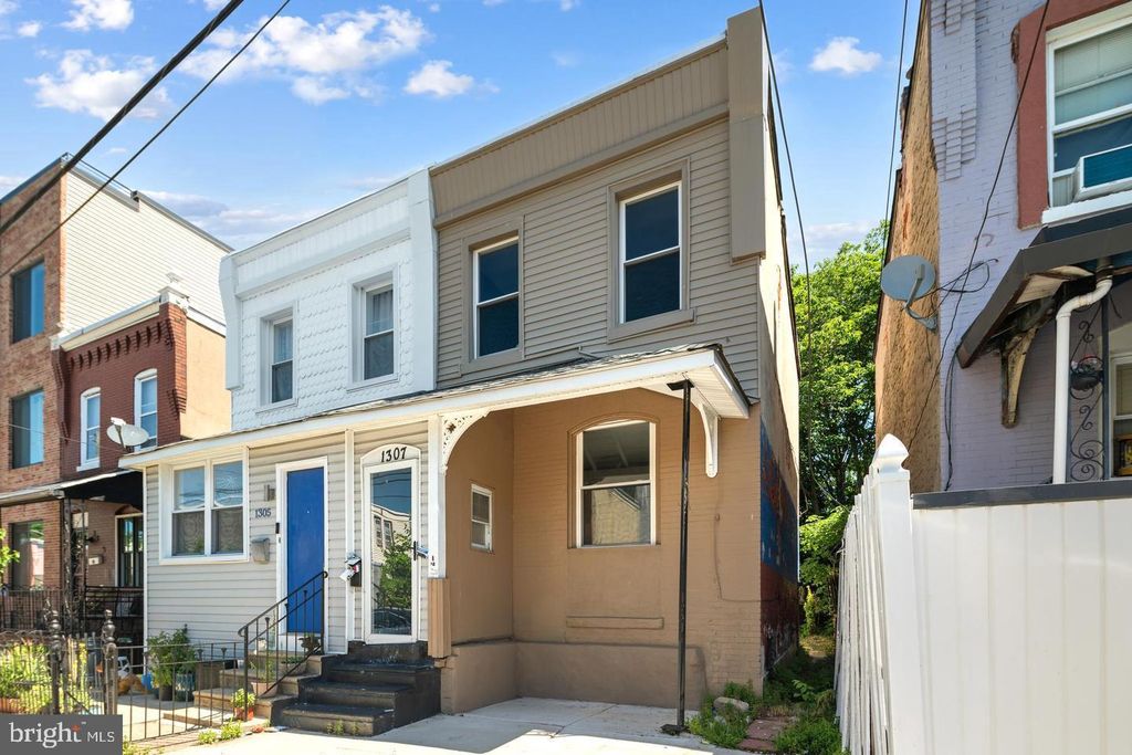 1307 S HANSON ST, Philadelphia, PA 19143