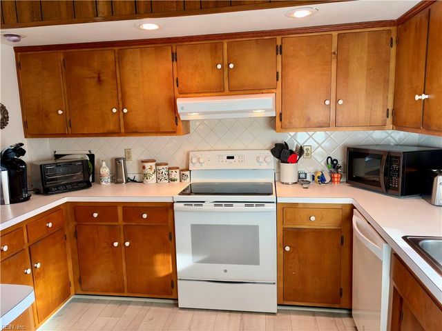 2944 Sandpiper RD, Virginia Beach, VA 23456