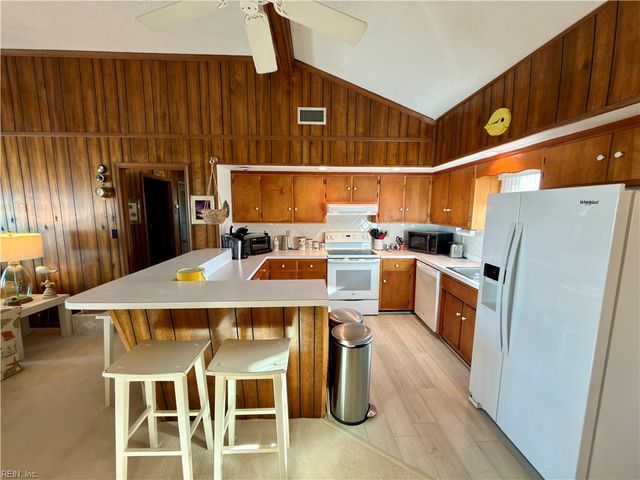 2944 Sandpiper RD, Virginia Beach, VA 23456