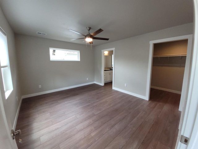 312 E BEACON AVENUE, New London, WI 54961