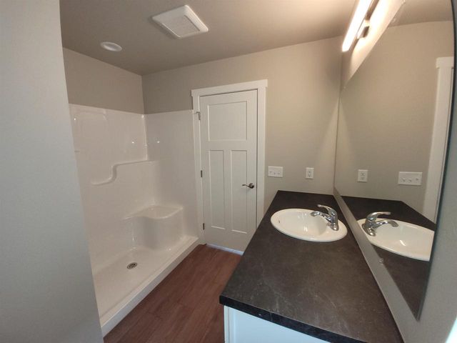 312 E BEACON AVENUE, New London, WI 54961