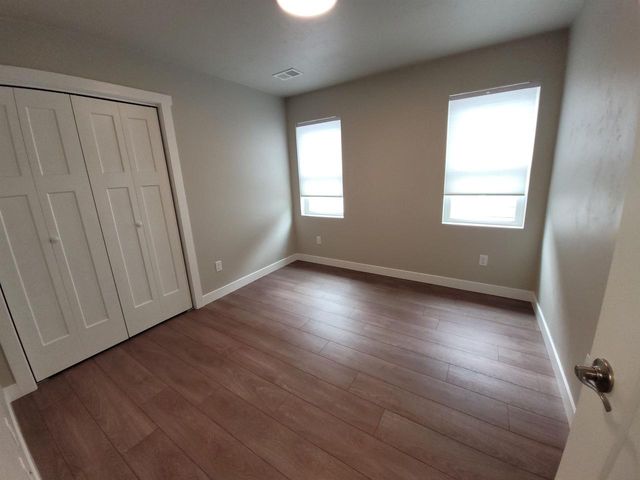 312 E BEACON AVENUE, New London, WI 54961