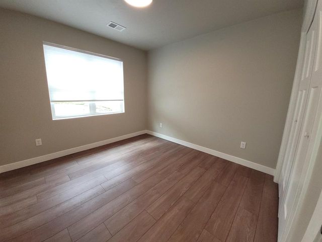 312 E BEACON AVENUE, New London, WI 54961