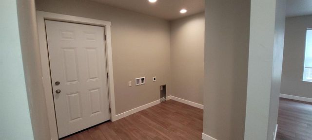 312 E BEACON AVENUE, New London, WI 54961