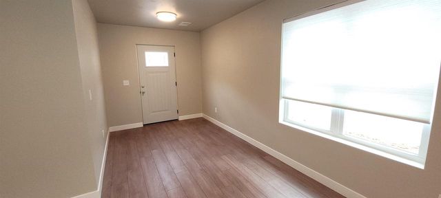 312 E BEACON AVENUE, New London, WI 54961