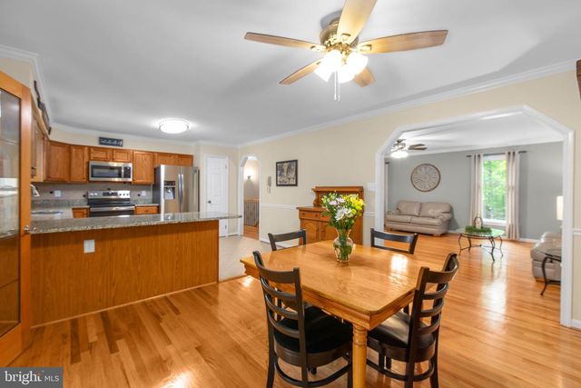 19 CANNON KNOLLS DR, Fredericksburg, VA 22406