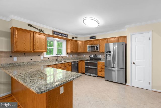 19 CANNON KNOLLS DR, Fredericksburg, VA 22406