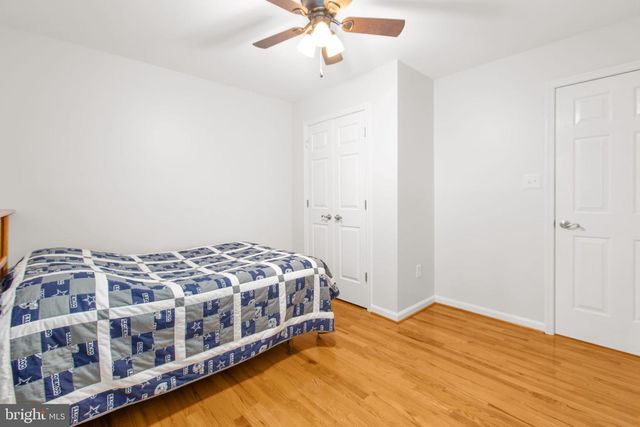 19 CANNON KNOLLS DR, Fredericksburg, VA 22406