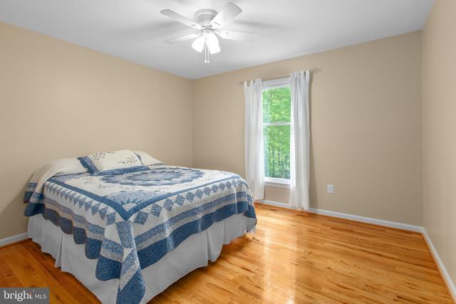 19 CANNON KNOLLS DR, Fredericksburg, VA 22406