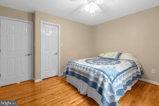 19 CANNON KNOLLS DR, Fredericksburg, VA 22406
