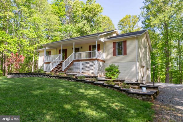 19 CANNON KNOLLS DR, Fredericksburg, VA 22406