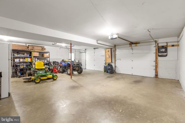 19 CANNON KNOLLS DR, Fredericksburg, VA 22406