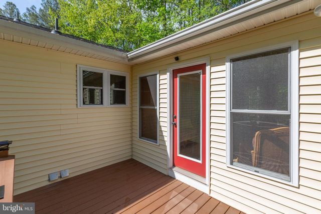 19 CANNON KNOLLS DR, Fredericksburg, VA 22406