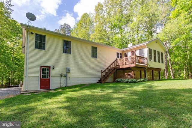 19 CANNON KNOLLS DR, Fredericksburg, VA 22406