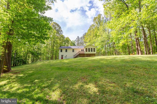 19 CANNON KNOLLS DR, Fredericksburg, VA 22406
