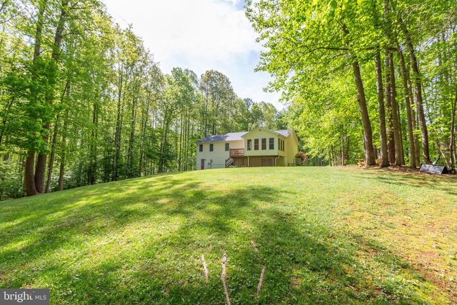 19 CANNON KNOLLS DR, Fredericksburg, VA 22406