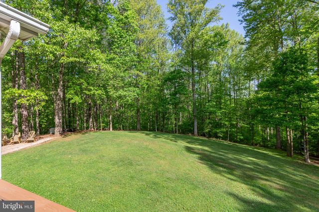 19 CANNON KNOLLS DR, Fredericksburg, VA 22406