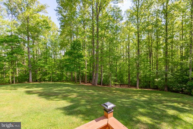 19 CANNON KNOLLS DR, Fredericksburg, VA 22406