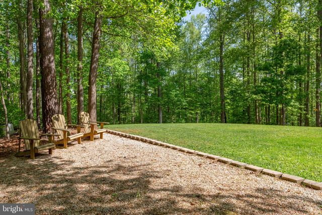 19 CANNON KNOLLS DR, Fredericksburg, VA 22406
