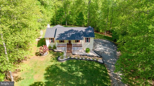 19 CANNON KNOLLS DR, Fredericksburg, VA 22406