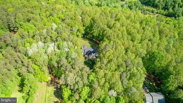 19 CANNON KNOLLS DR, Fredericksburg, VA 22406
