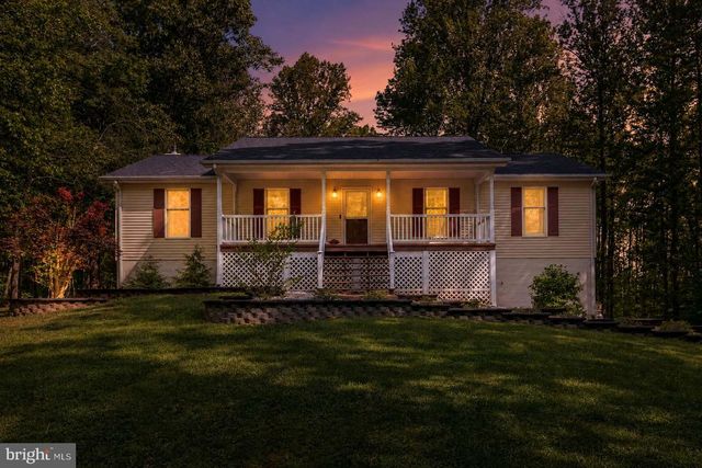 19 CANNON KNOLLS DR, Fredericksburg, VA 22406