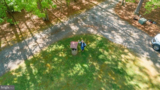 19 CANNON KNOLLS DR, Fredericksburg, VA 22406