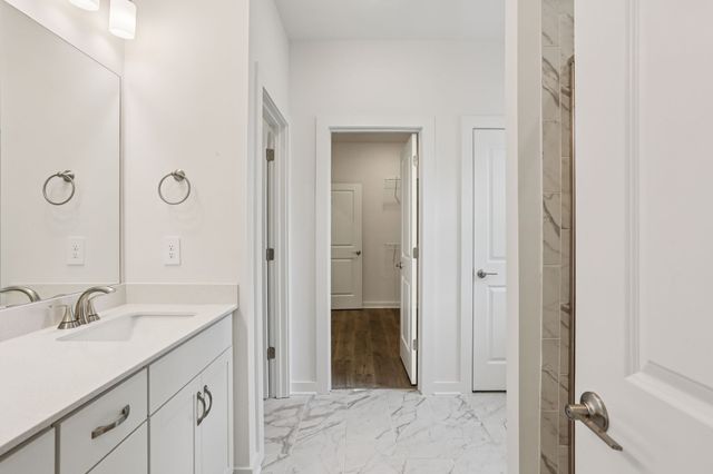 7727 Danswerk Dr, Murfreesboro, TN 37127