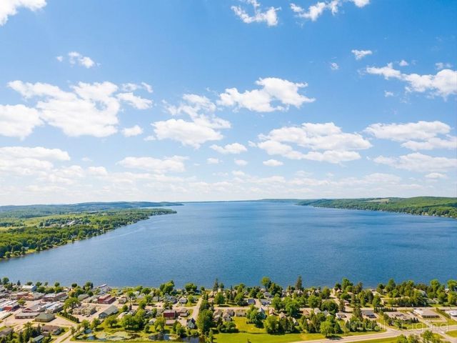 3142 Crystal Drive, Lake Twp, MI 49612