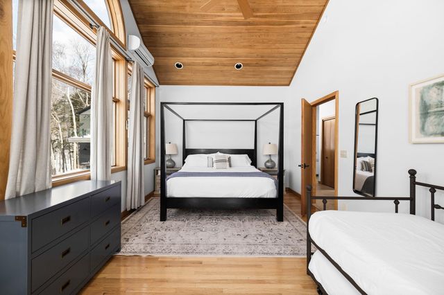 3142 Crystal Drive, Lake Twp, MI 49612