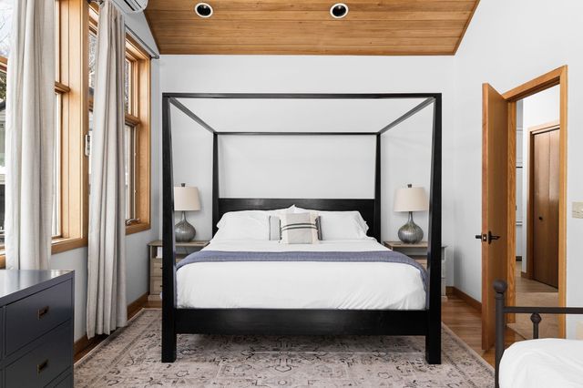 3142 Crystal Drive, Lake Twp, MI 49612