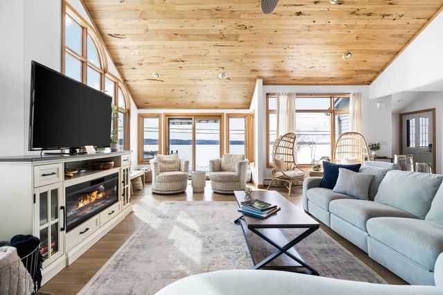 3142 Crystal Drive, Lake Twp, MI 49612