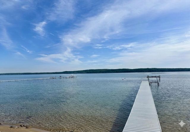 3142 Crystal Drive, Lake Twp, MI 49612