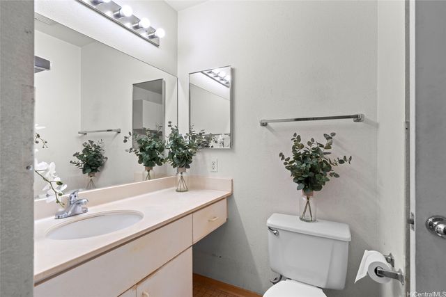 94-1415 Welina Loop 8C, Waipahu, HI 96797