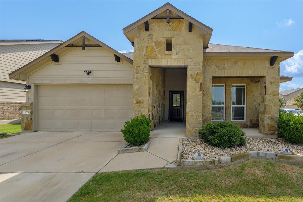13701 Harrisglenn DR, Austin, TX 78753