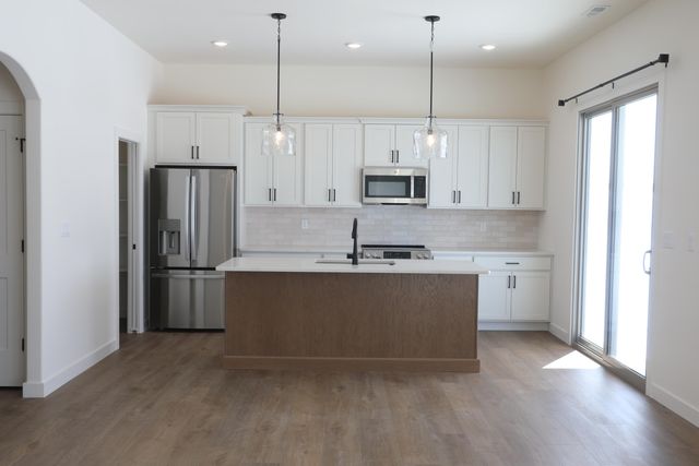 4512 ESTACADA DR, Columbia, MO 65201