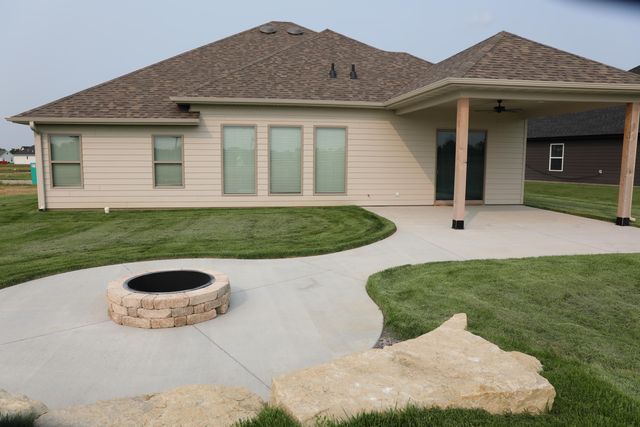 4512 ESTACADA DR, Columbia, MO 65201