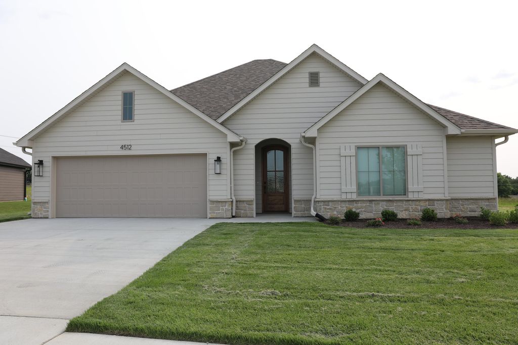 4512 ESTACADA DR, Columbia, MO 65201