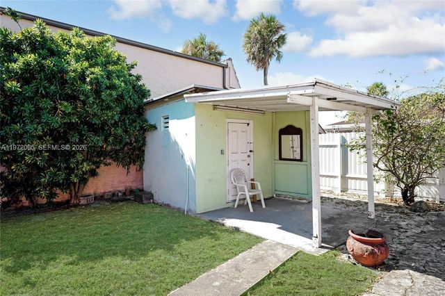 4318 E 8th Ct, Hialeah, FL 33013