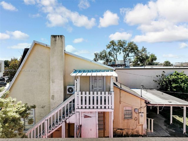 4318 E 8th Ct, Hialeah, FL 33013