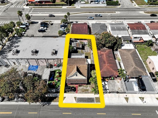 4318 E 8th Ct, Hialeah, FL 33013