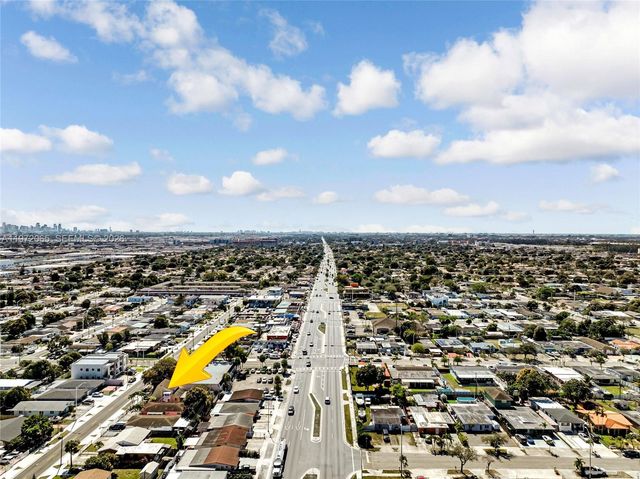 4318 E 8th Ct, Hialeah, FL 33013